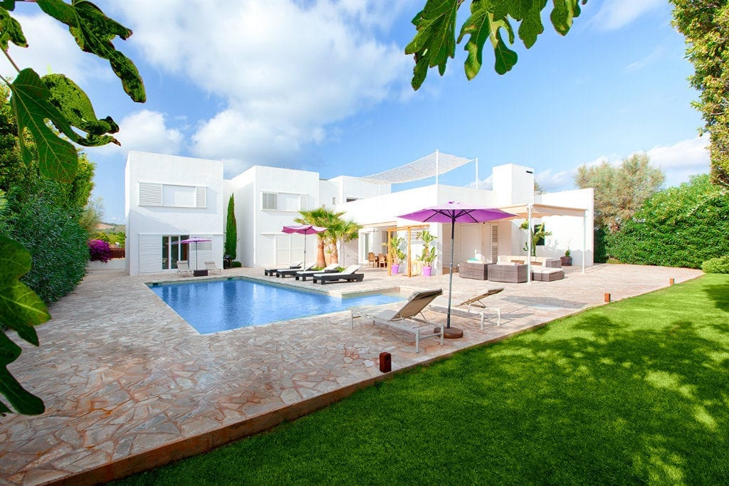 2019 Ibiza villa rentals now open