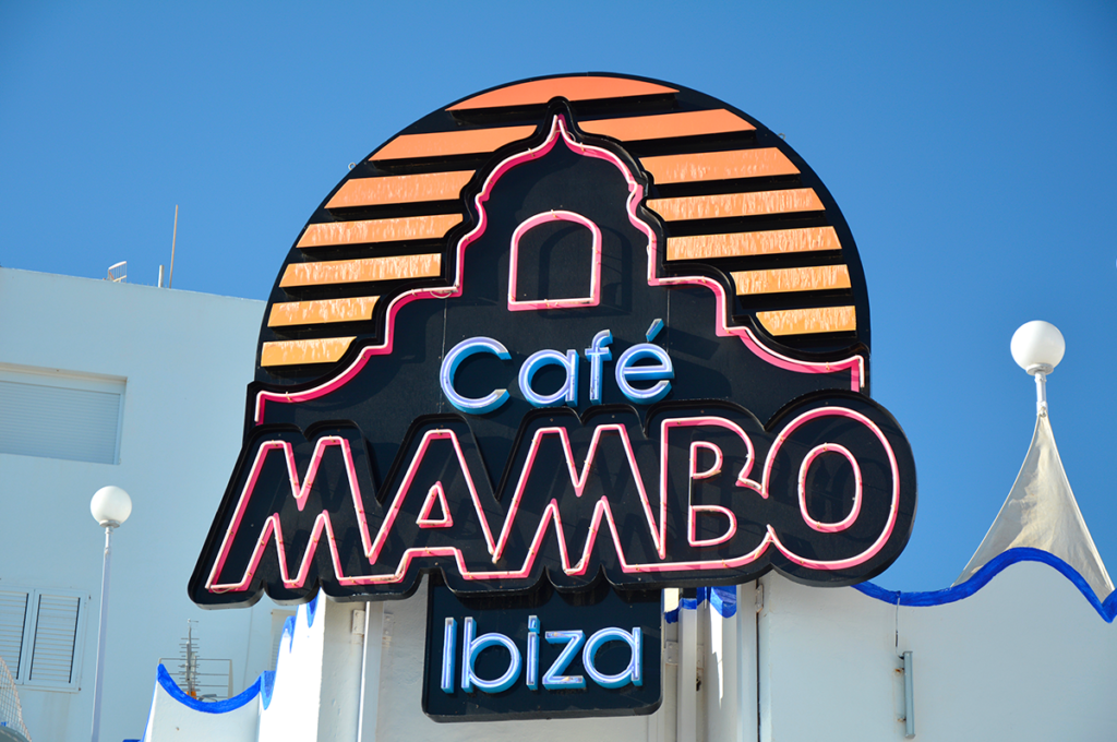 Ibiza Villas 2000 - Discover San Antonio - Cafe Mambo