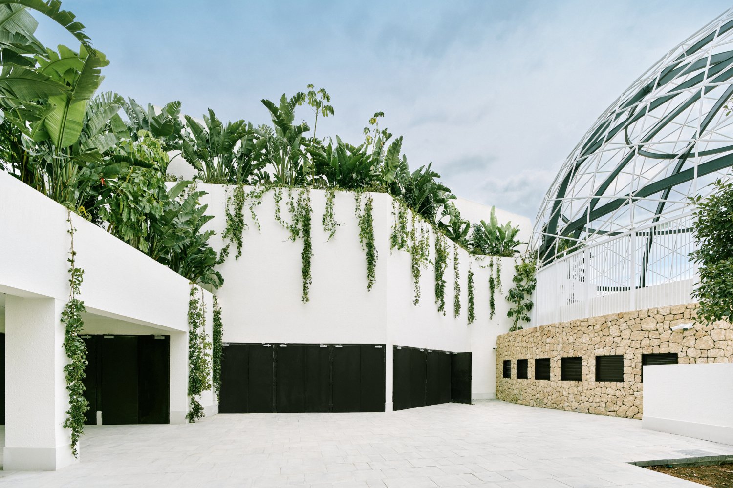 Ibiza villas 2000 UNV