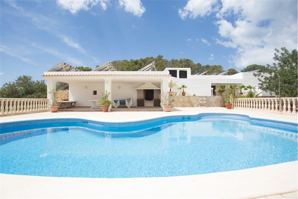 Rabatt auf die Vermietung einer Villa auf Ibiza, Woche 5