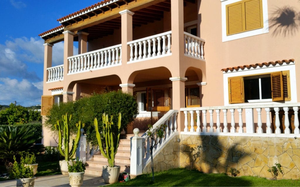Alquiler de villas en Ibiza descuentos de junio