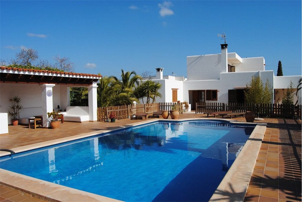 Ibiza villa rentals June discounts