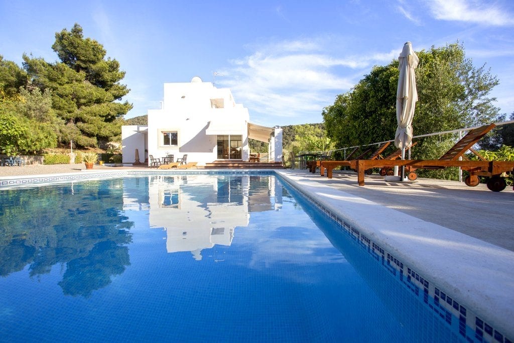 Ibiza villa rentals June discounts