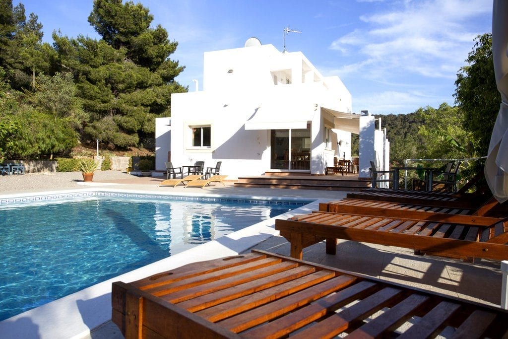 Rabatt auf die Vermietung einer Villa auf Ibiza, Woche 8