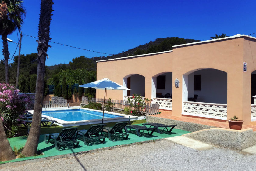 Ibiza villa rental discount week 18