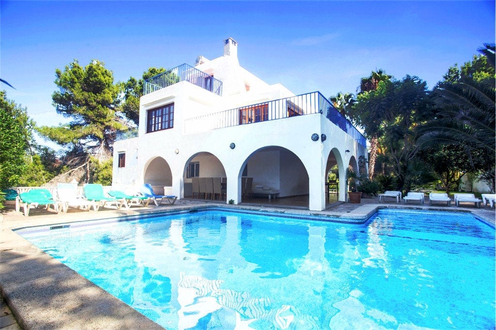 Ibiza summer villa discounts